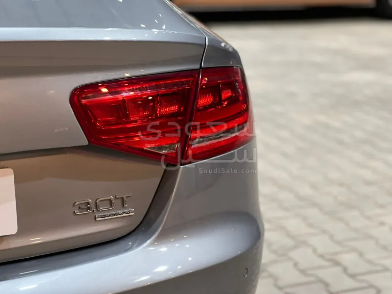 2013 Audi A8L