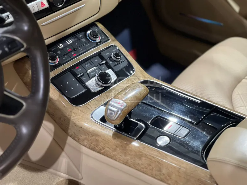 2013 Audi A8L