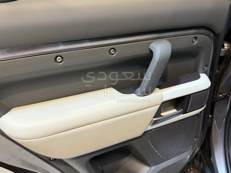 2024 Land Rover Defender 110