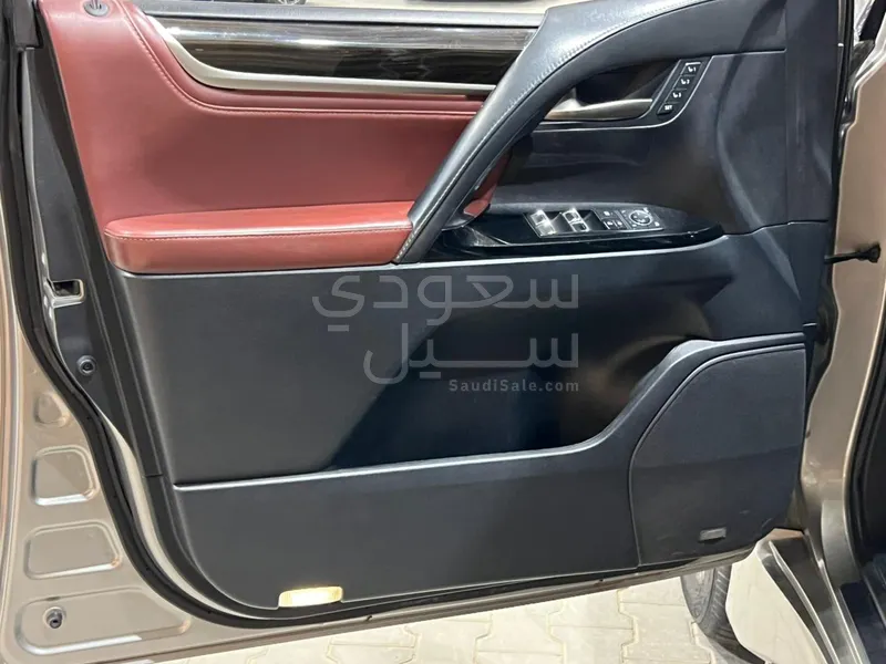 2016 Lexus LX 570