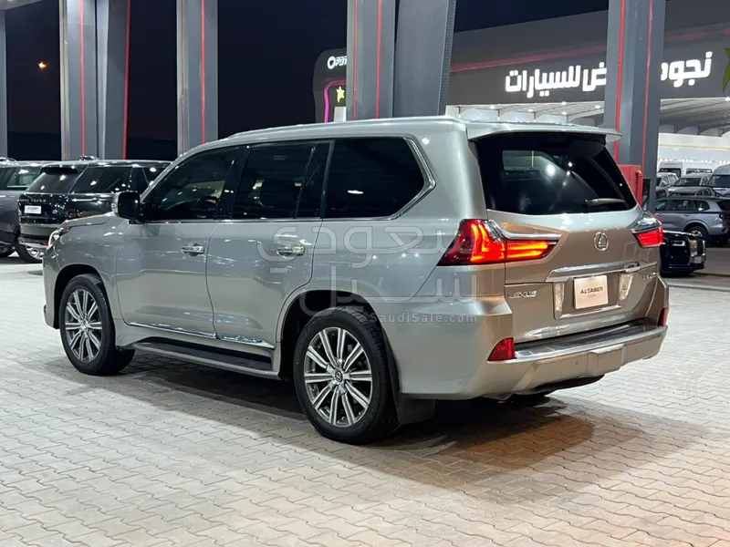 2016 Lexus LX 570