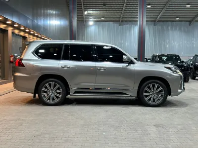 2016 Lexus LX 570