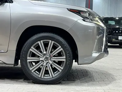 2016 Lexus LX 570
