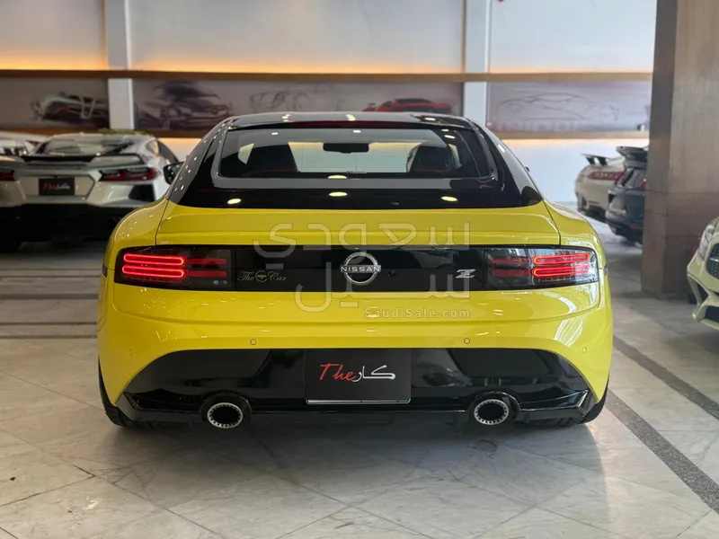 2023 نيسان زد 370