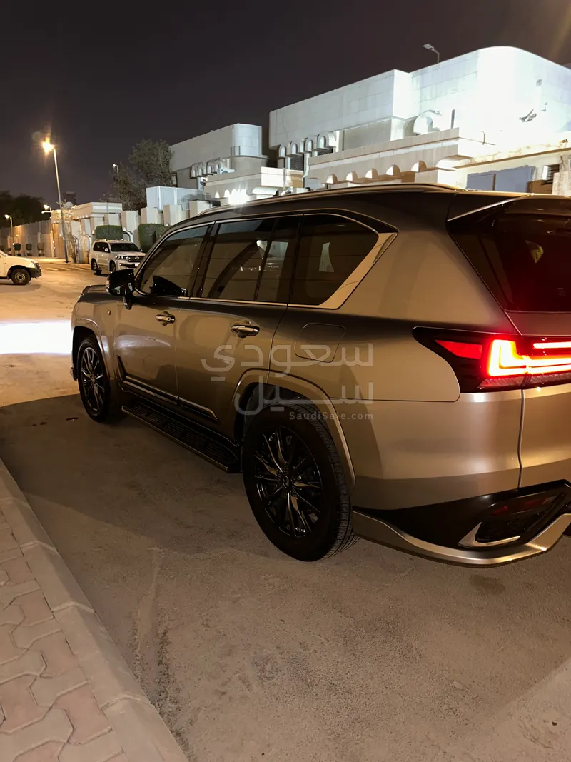 2024 Lexus LX 600 F