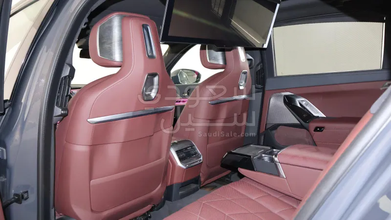 2025 BMW 7 Series 740i