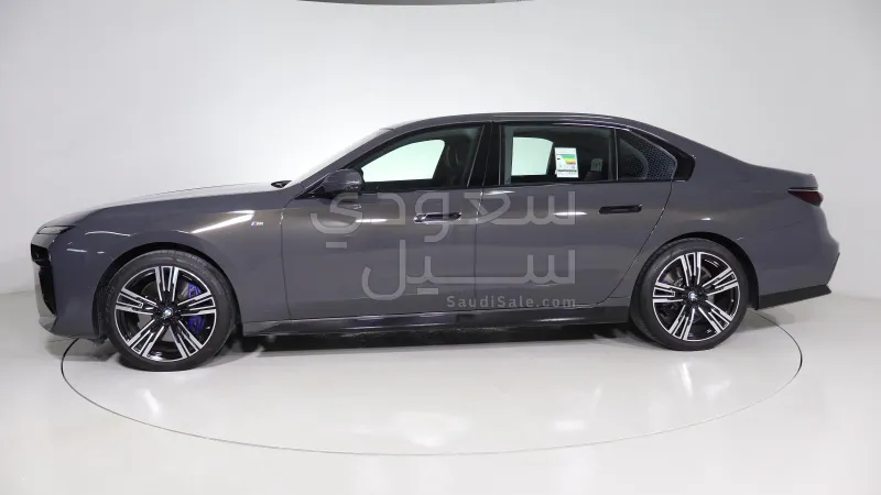 2025 BMW 7 Series 740i