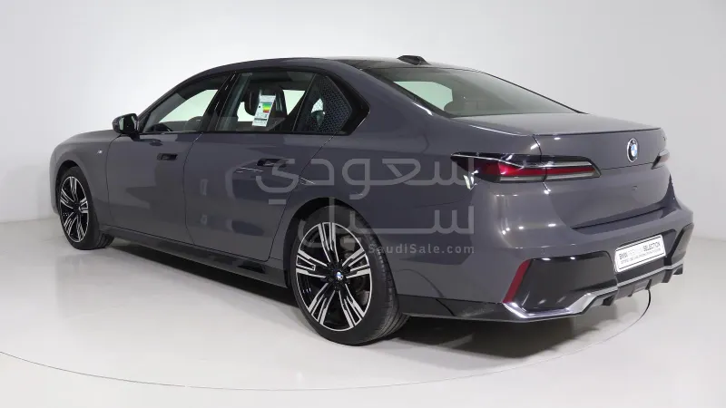 2025 BMW 7 Series 740i