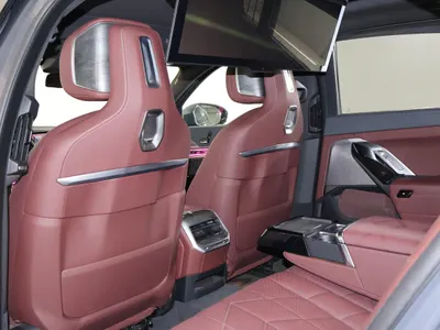 2025 BMW 7 Series 740i