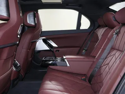 2025 BMW 7 Series 740i
