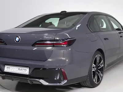 2025 BMW 7 Series 740i