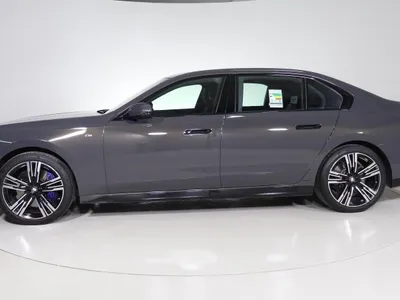 2025 BMW 7 Series 740i