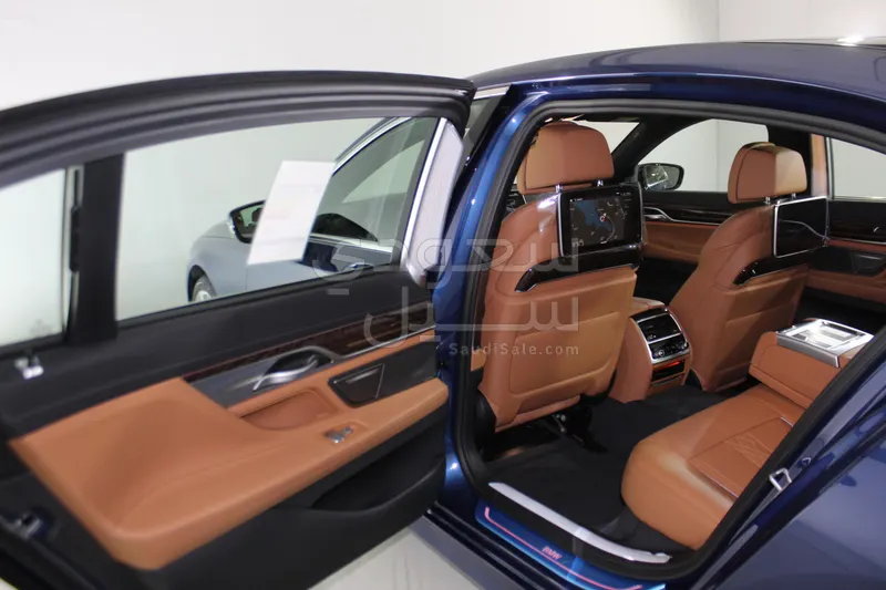 2022 BMW 7 Series 730Li