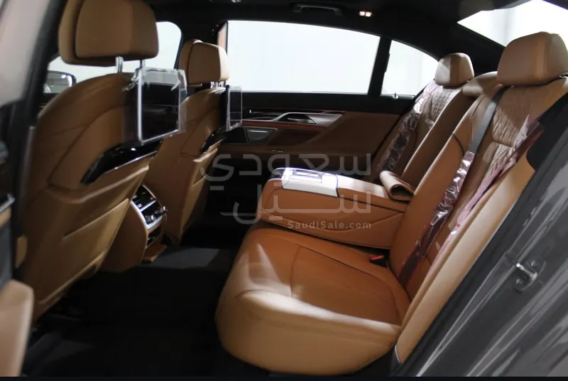 2022 BMW 7 Series 730Li