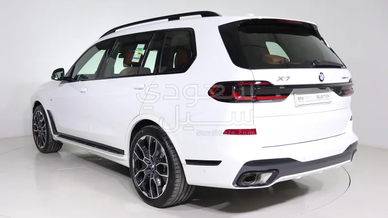 2025 BMW X Series 7 M kit
