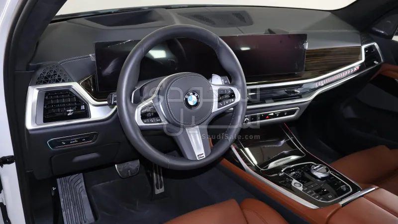 2025 BMW X Series 7 M kit