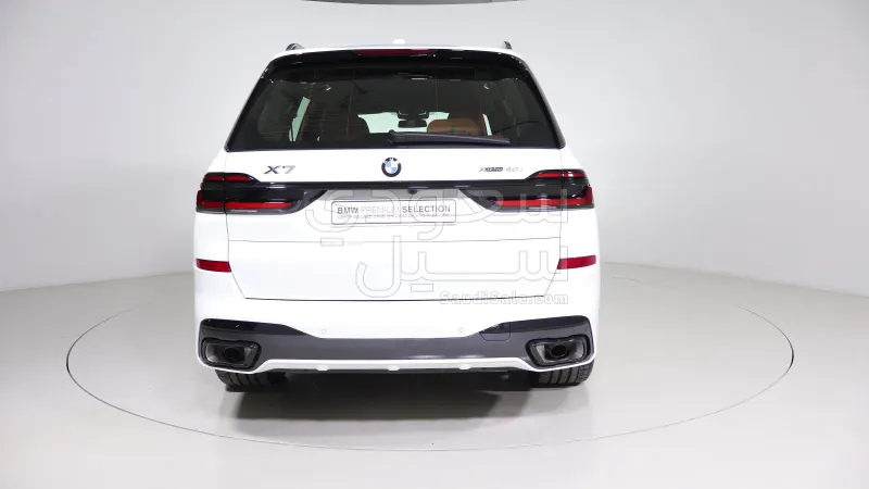 2025 BMW X Series 7 M kit