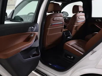 2025 BMW X Series 7 M kit