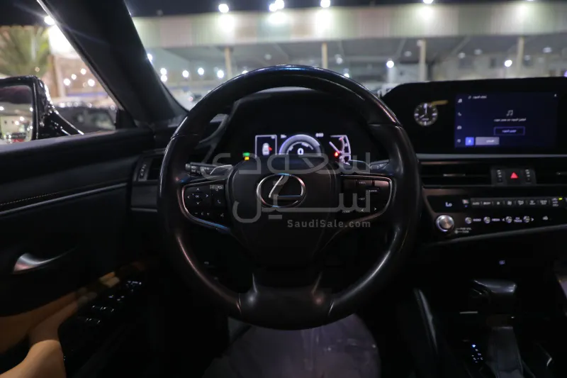 2023 Lexus ES 300