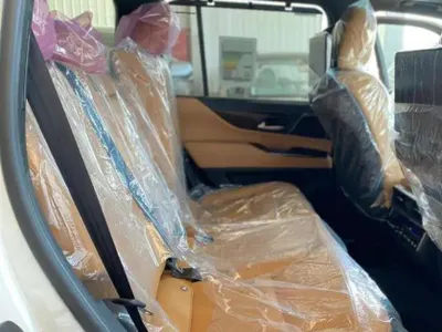 2024 لكزس إل إكس 600