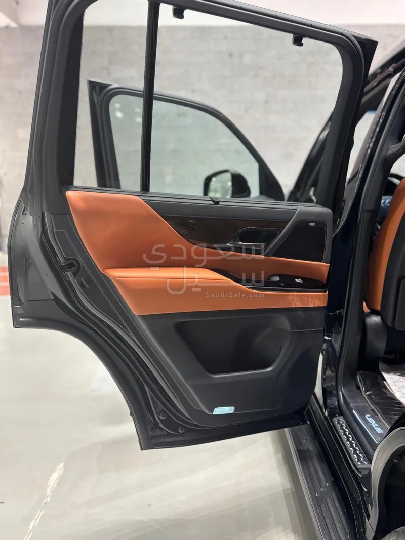 2022 Lexus LX 600 vip
