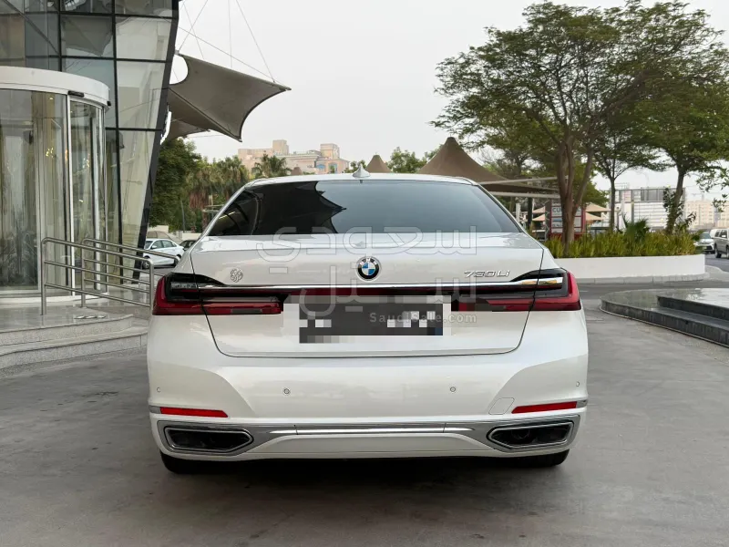 2022 بي ام دبليو الفئة السابعة 730 إل أي