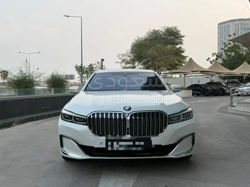2022 بي ام دبليو الفئة السابعة 730 إل أي