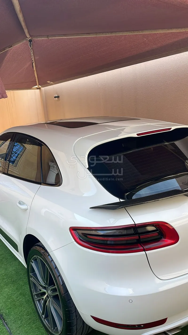 2015 بورش ماكان توربو