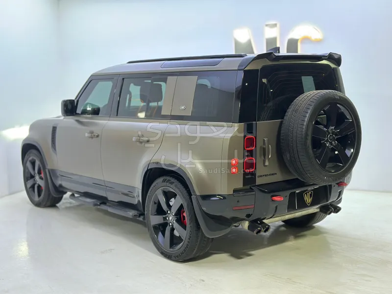 2025 Land Rover Defender HSE
