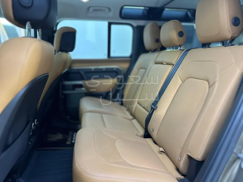 2025 Land Rover Defender HSE