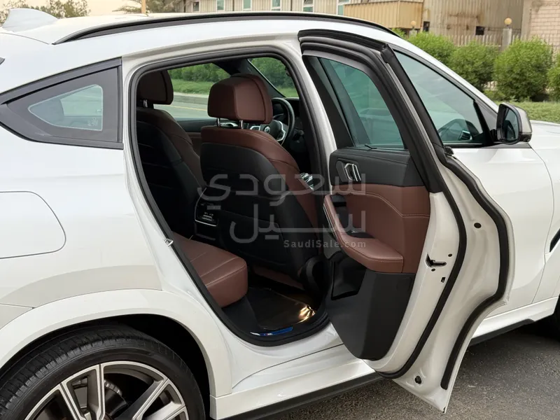 2022 بي ام دبليو الفئة اكس 6 إم 50 أي