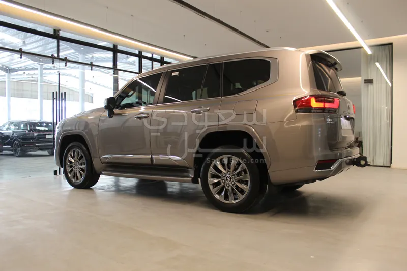 2023 Toyota Land Cruiser VXR