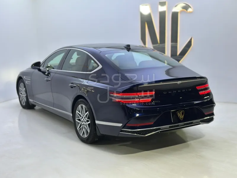 2025 Genesis G 80