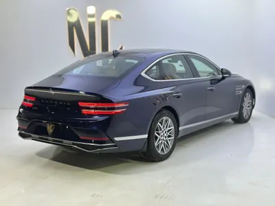 2025 Genesis G 80
