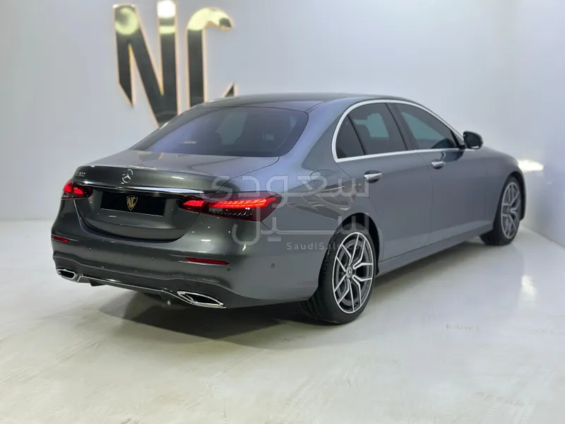 2022 Mercedes-Benz E 300