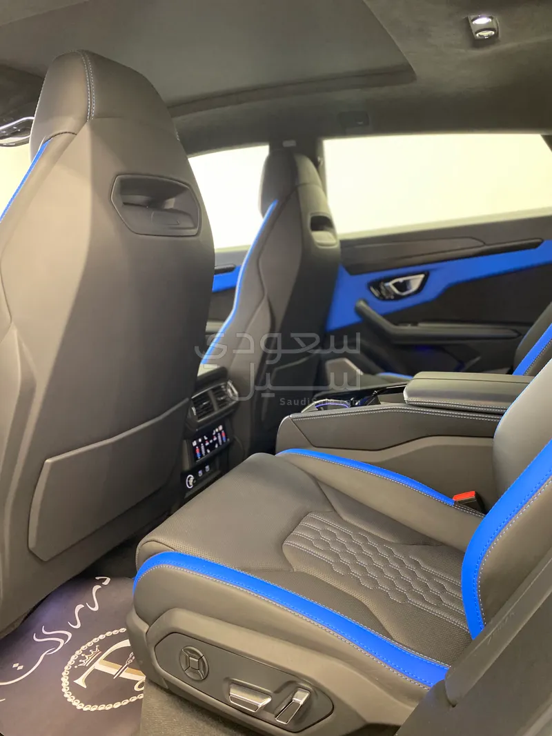 2023 لمبرجيني اوروس اس