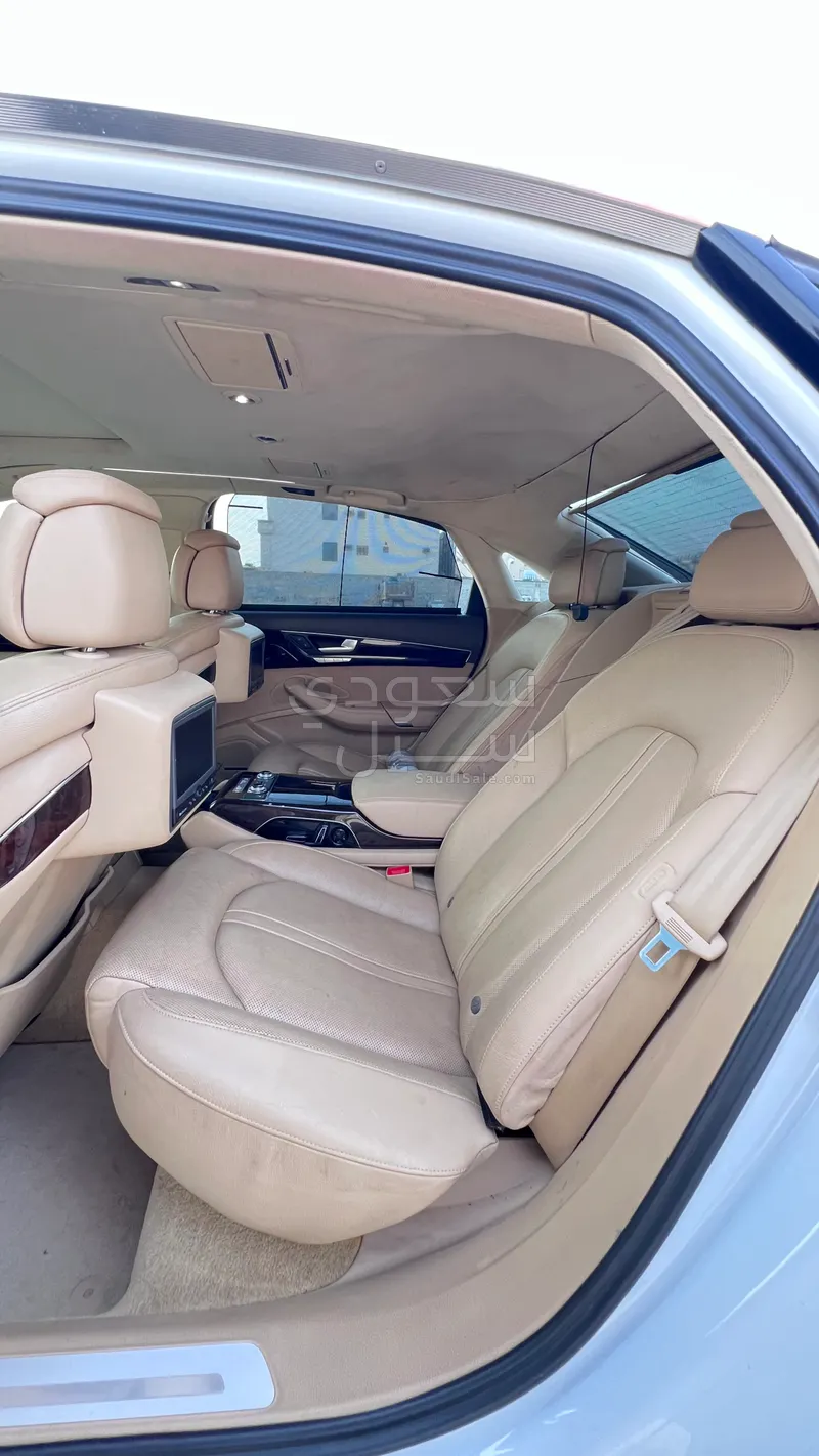 2012 اودي اي 8