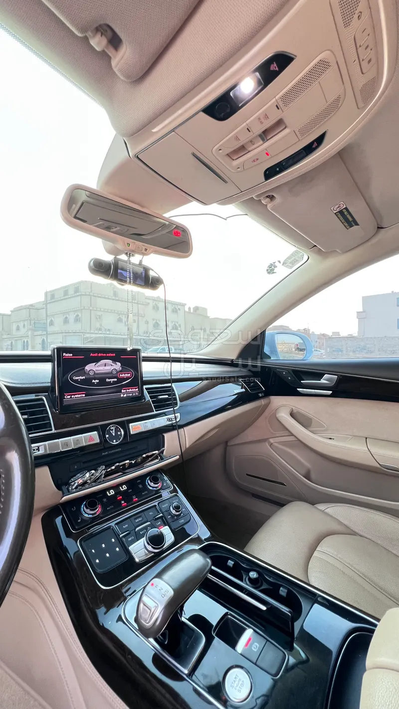 2012 اودي اي 8