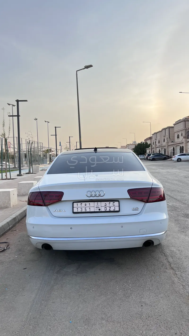 2012 اودي اي 8