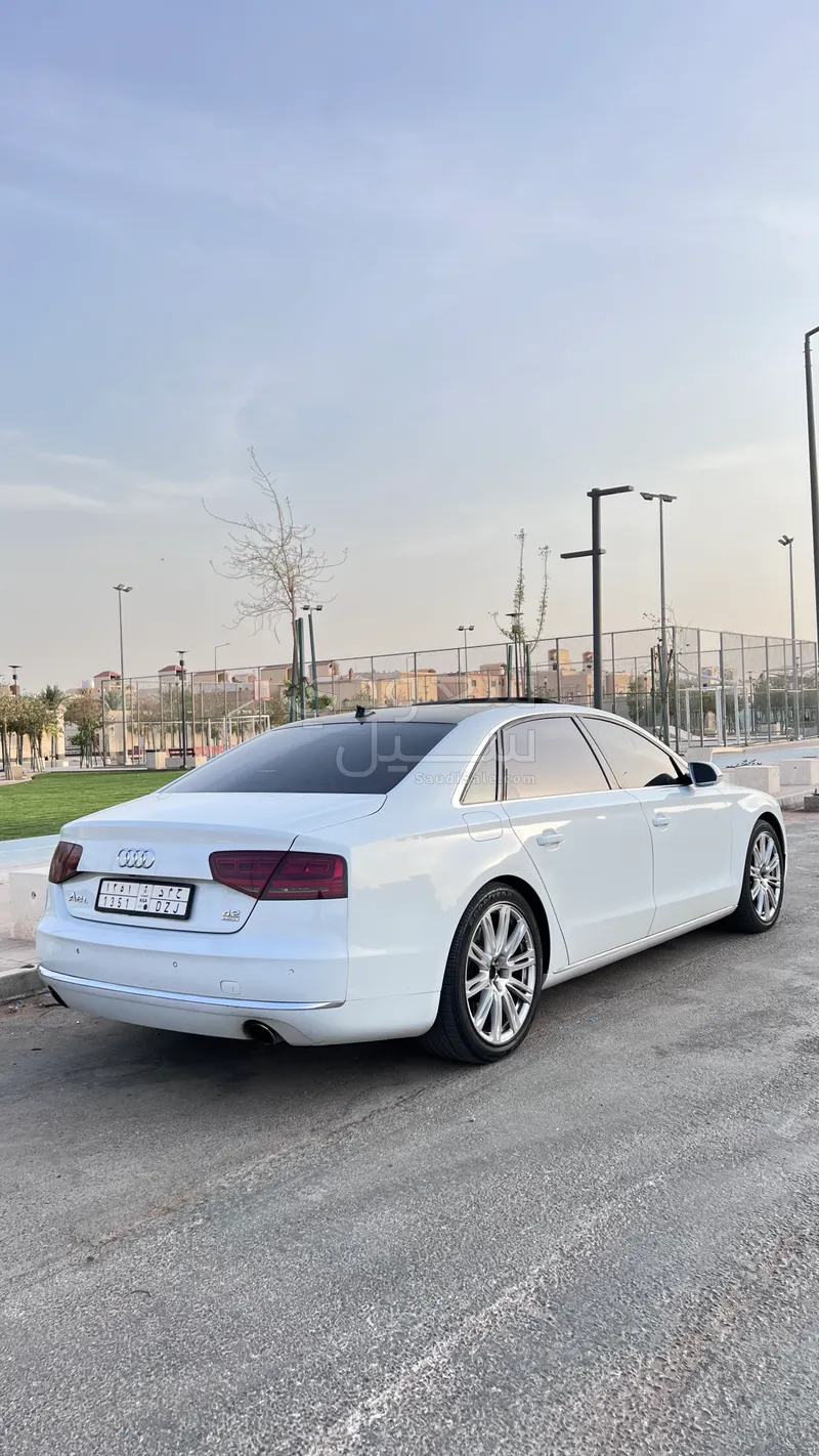 2012 اودي اي 8