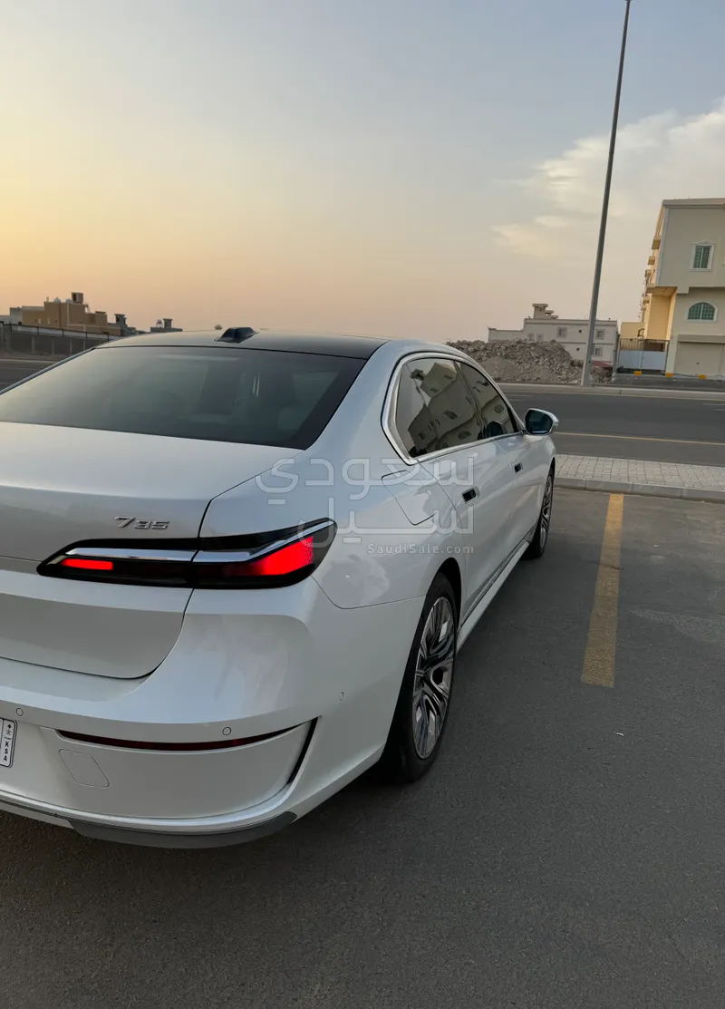 2023 بي ام دبليو الفئة السابعة 735 إل أي