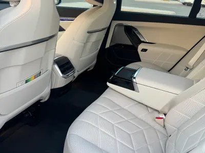 2023 بي ام دبليو الفئة السابعة 735 إل أي