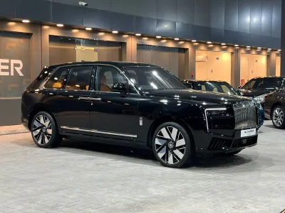 2025 رولز رويس كولينان