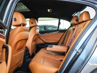 2022 BMW 5 Series 520i