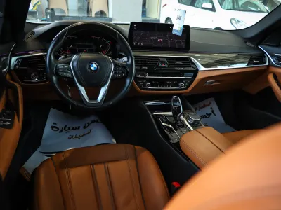 2022 BMW 5 Series 520i