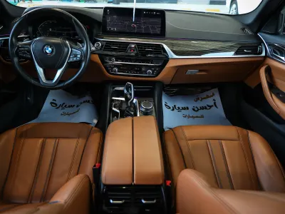 2022 BMW 5 Series 520i