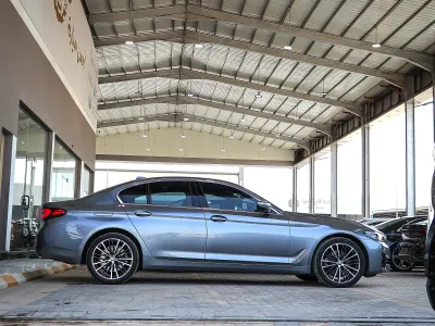 2022 BMW 5 Series 520i
