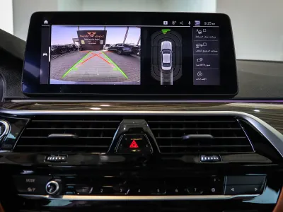 2022 BMW 5 Series 520i