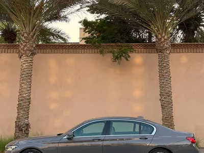 2021 بي ام دبليو الفئة السابعة 730 إل أي