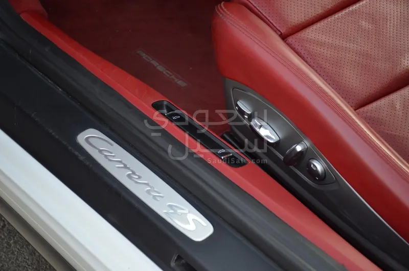 2015 Porsche 911 Carrera 4S